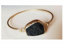 c. Armband