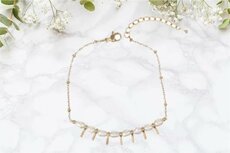 b. Armband Pearly